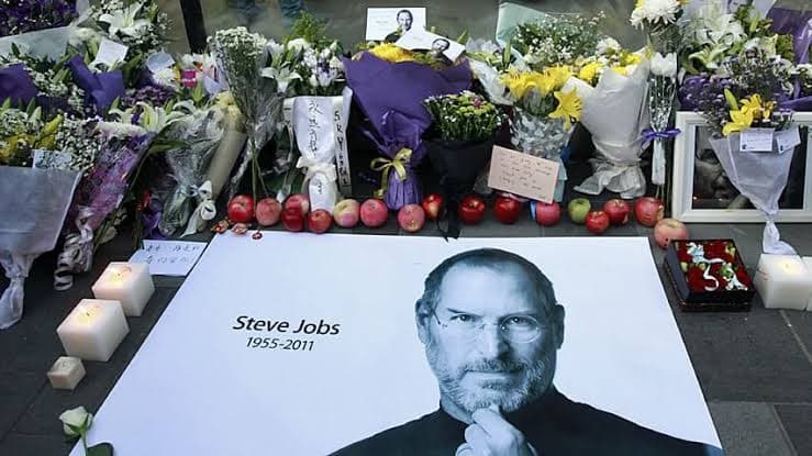 Steve Jobs Dies